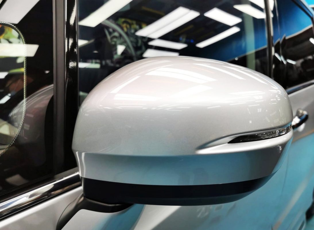 Side panel of the Honda Odyssey with the titanium finish locked in.