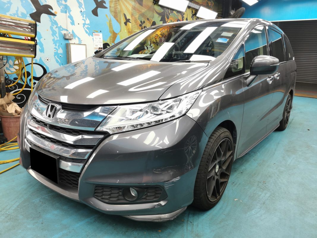 The Honda Odyssey as it arrived at Revol Carz before the respray.