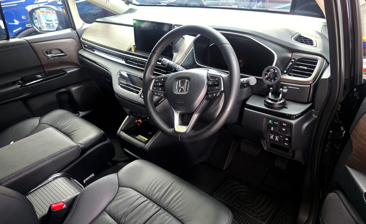 The Honda Odyssey's protected, high-gloss finish.