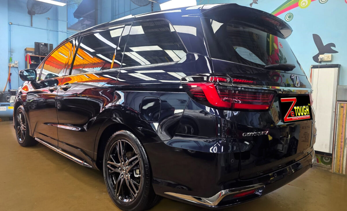The Honda Odyssey after its ZeTough coating.