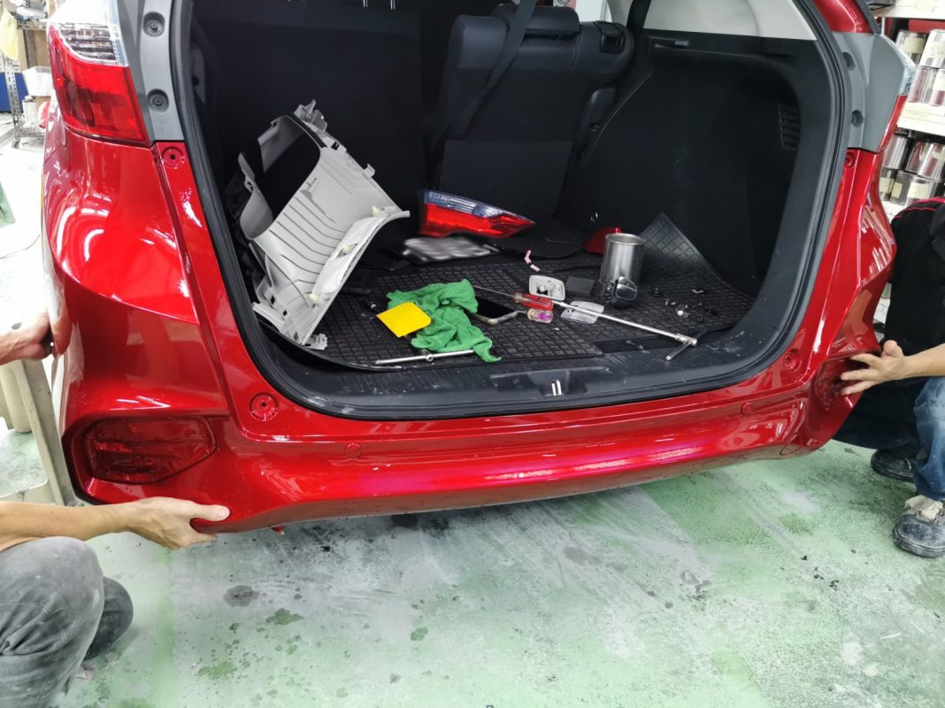 A finished detail of the resprayed Honda Shuttle.