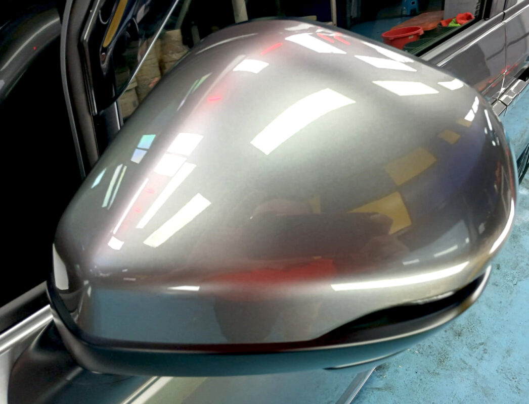 Side panel of the Honda Stepwagon with the ceramic finish locked in.