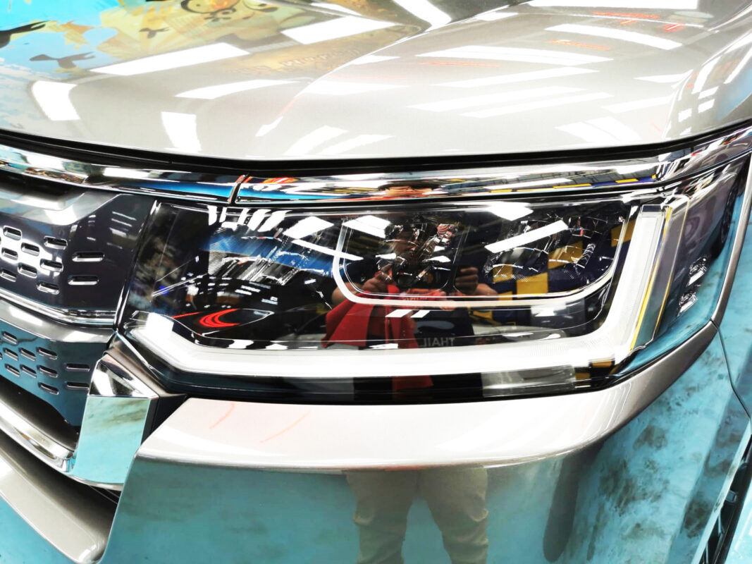 The Stepwagon Spada's coated paintwork showing clean reflections.