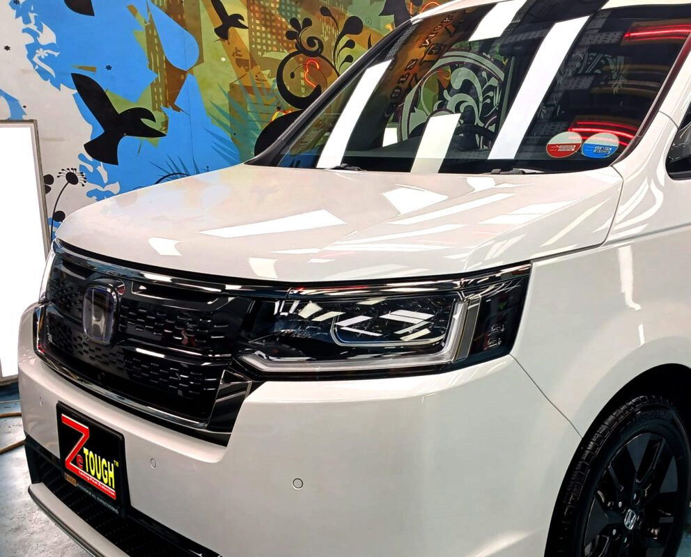 The Honda Stepwagon from a side angle after the ceramic coating.