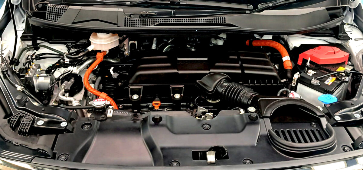 Detail of the Honda Stepwagon's bodywork sealed with ZeTough Ceramic.