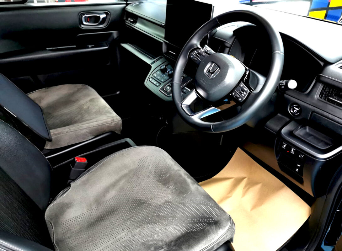 The Honda Stepwagon's protected, high-gloss finish.