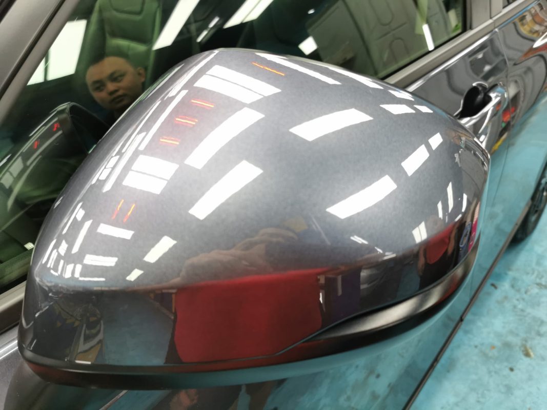 Side panel of the Honda Vezel with the ceramic finish locked in.