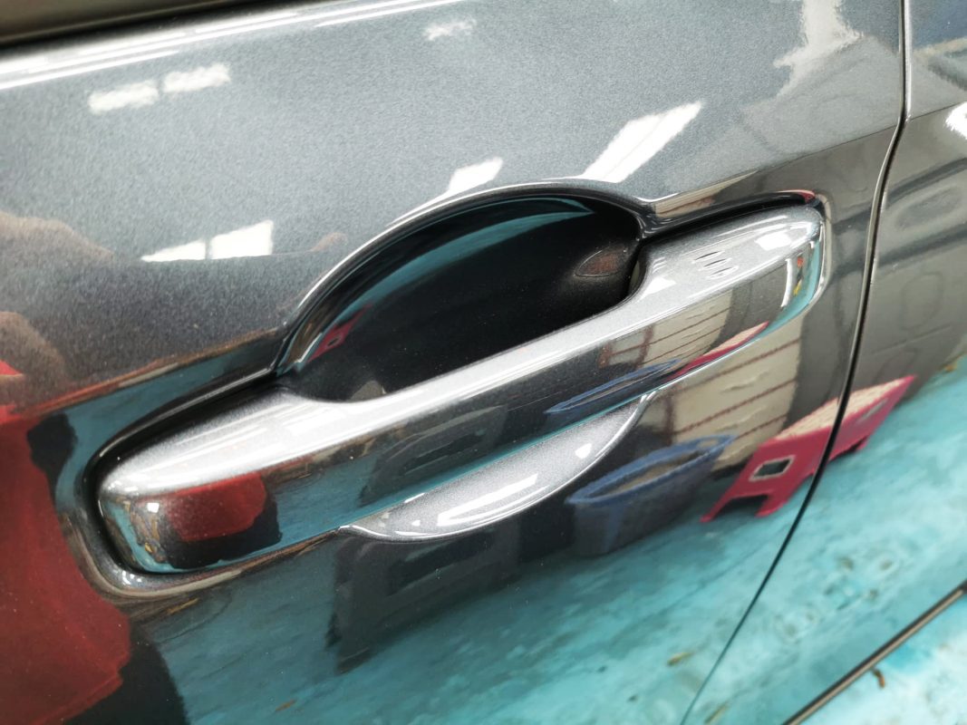 Front three-quarter view of the Honda Vezel after coating.