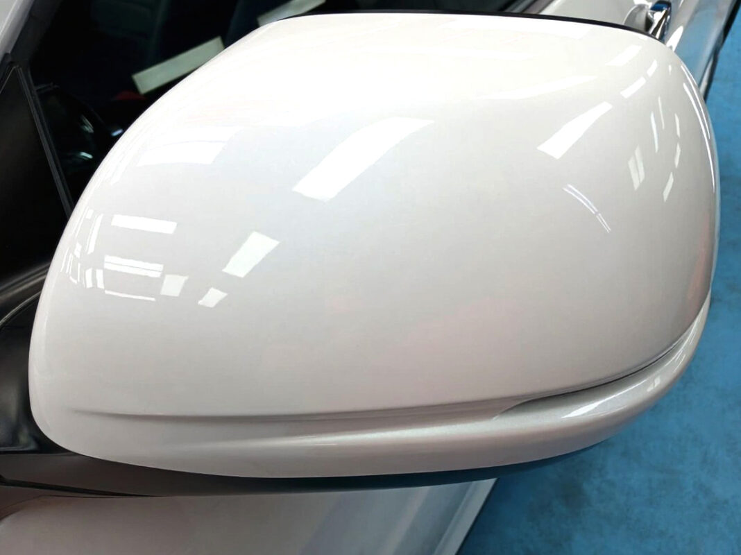 Side panel of the Honda Vezel with the ceramic finish locked in.
