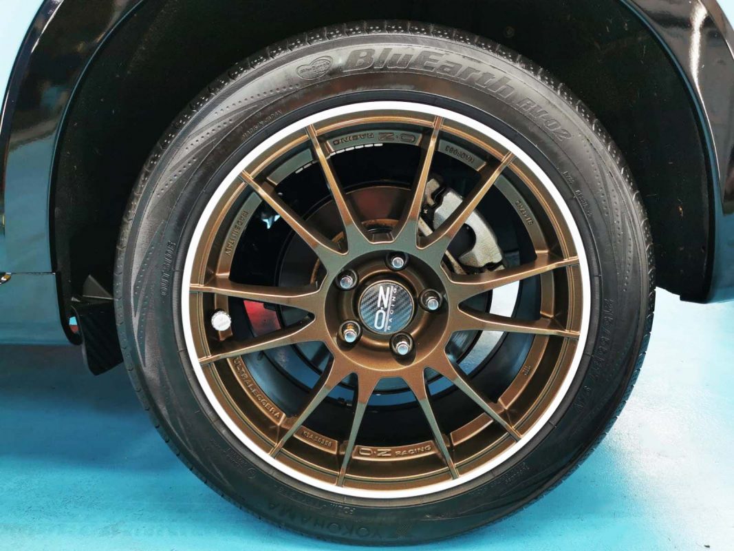 Wheel and arch detail on the Honda Vezel after coating.