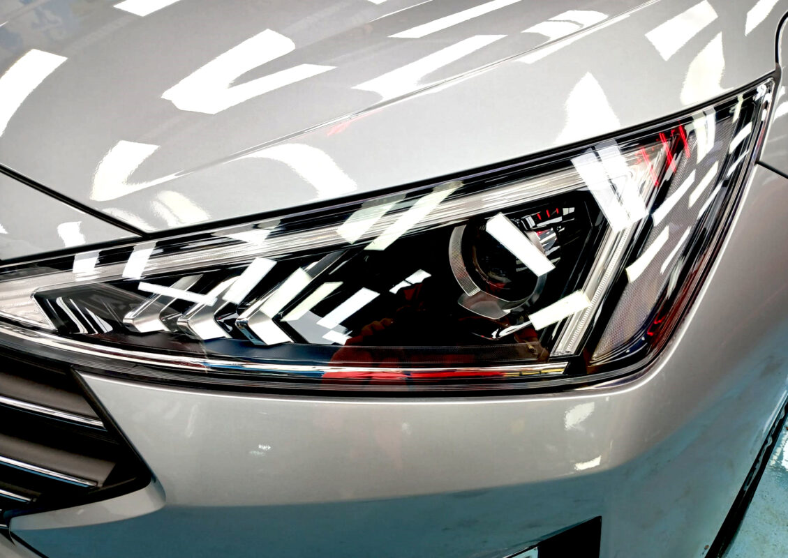 The Avante's coated paintwork showing clean reflections.