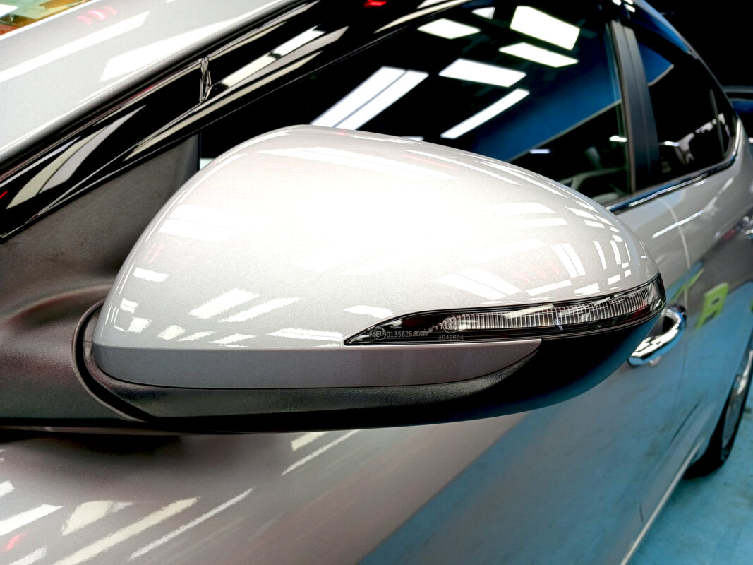 Side panel of the Hyundai Avante with the ceramic finish locked in.