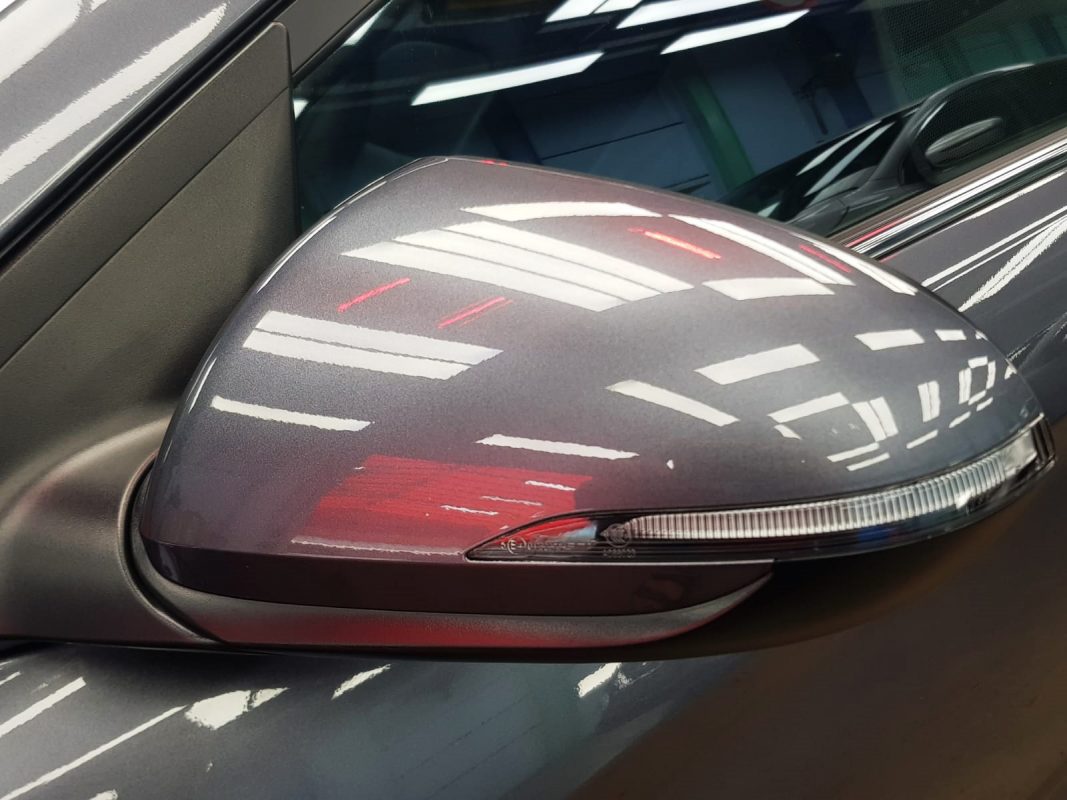 Side panel of the Hyundai Avante with the ceramic finish locked in.