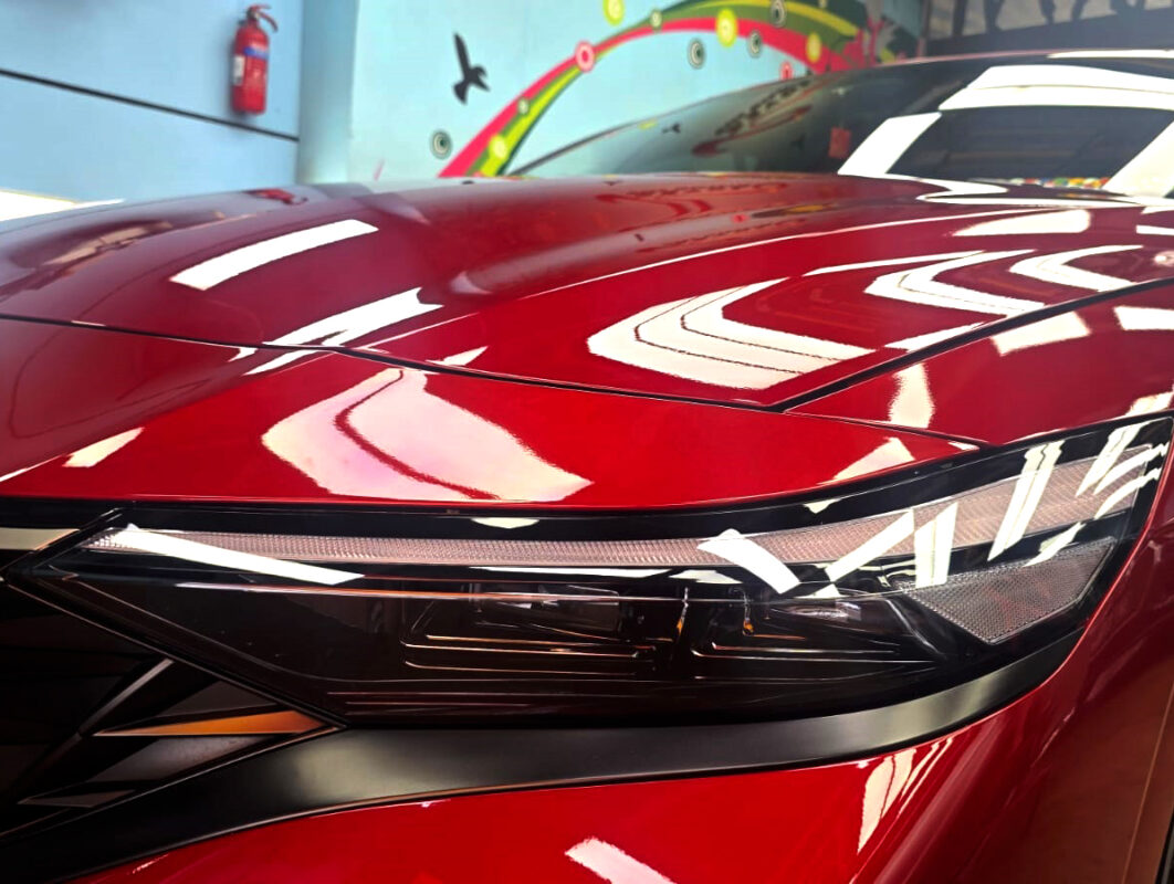 The Avante's coated paintwork showing clean reflections.