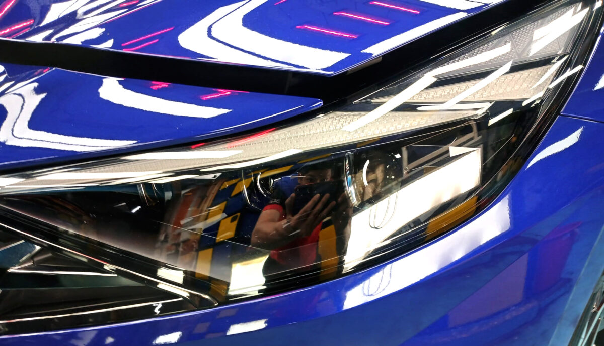 The Avante's coated paintwork showing clean reflections.
