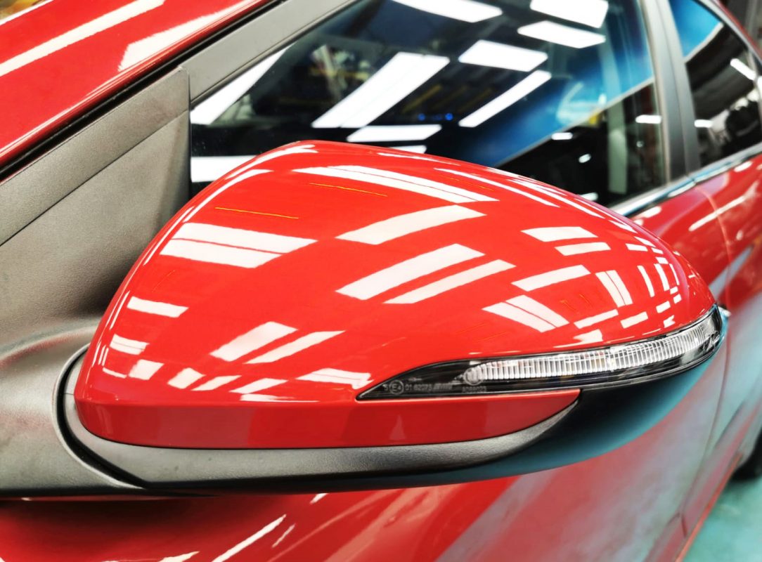 Side panel of the Hyundai Avante with the ceramic finish locked in.