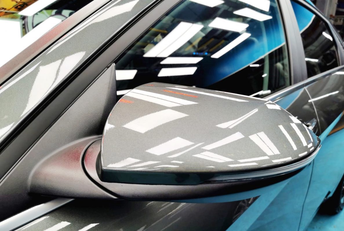 Side panel of the Hyundai CN7 Avante with the ceramic finish locked in.