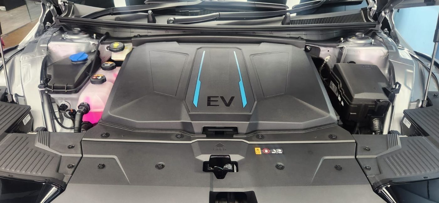 Detail of the Hyundai Ioniq 5's bodywork sealed with ZeTough Ceramic.
