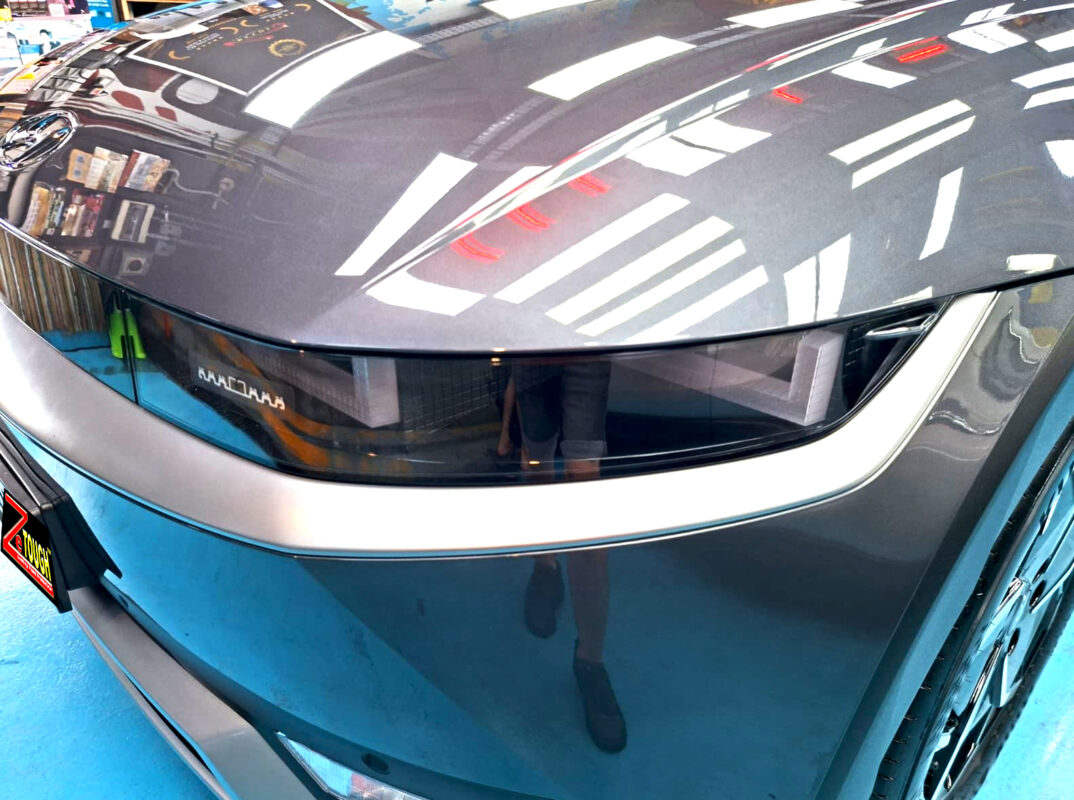 Glossy bodywork of the Hyundai Ioniq 5 after coating.