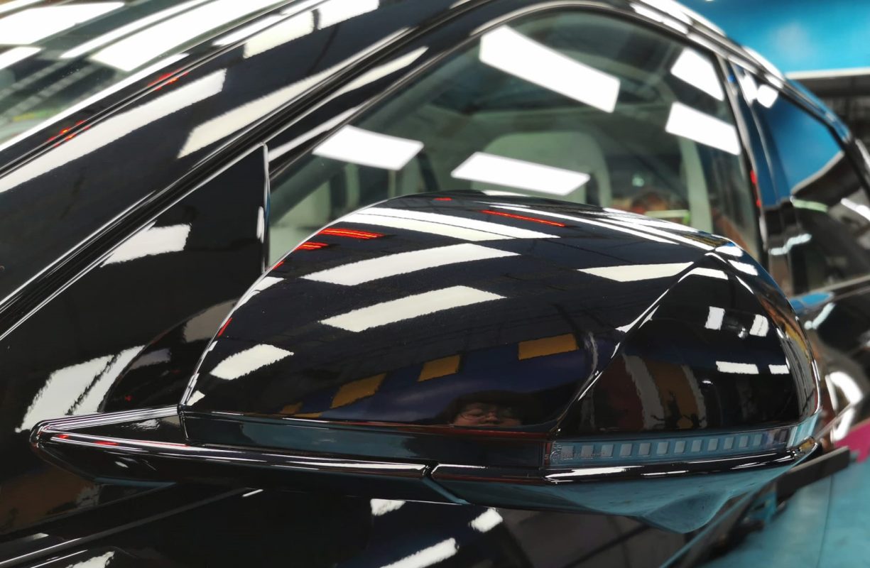 Side panel of the Hyundai Ioniq 5 with the ceramic finish locked in.