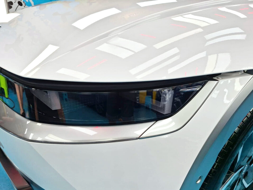 Glossy bodywork of the Hyundai Ioniq 5 after coating.