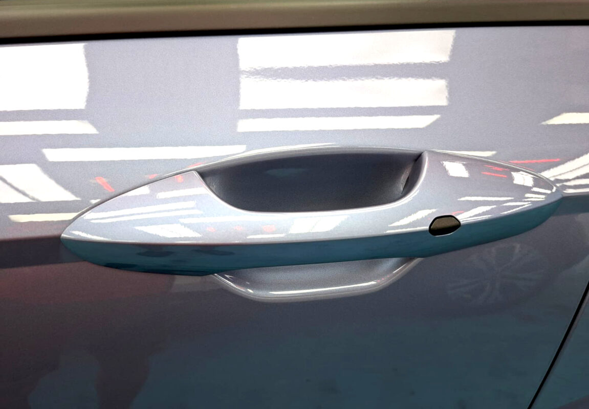 The coated paintwork of the Hyundai Kona, clean and sharp.