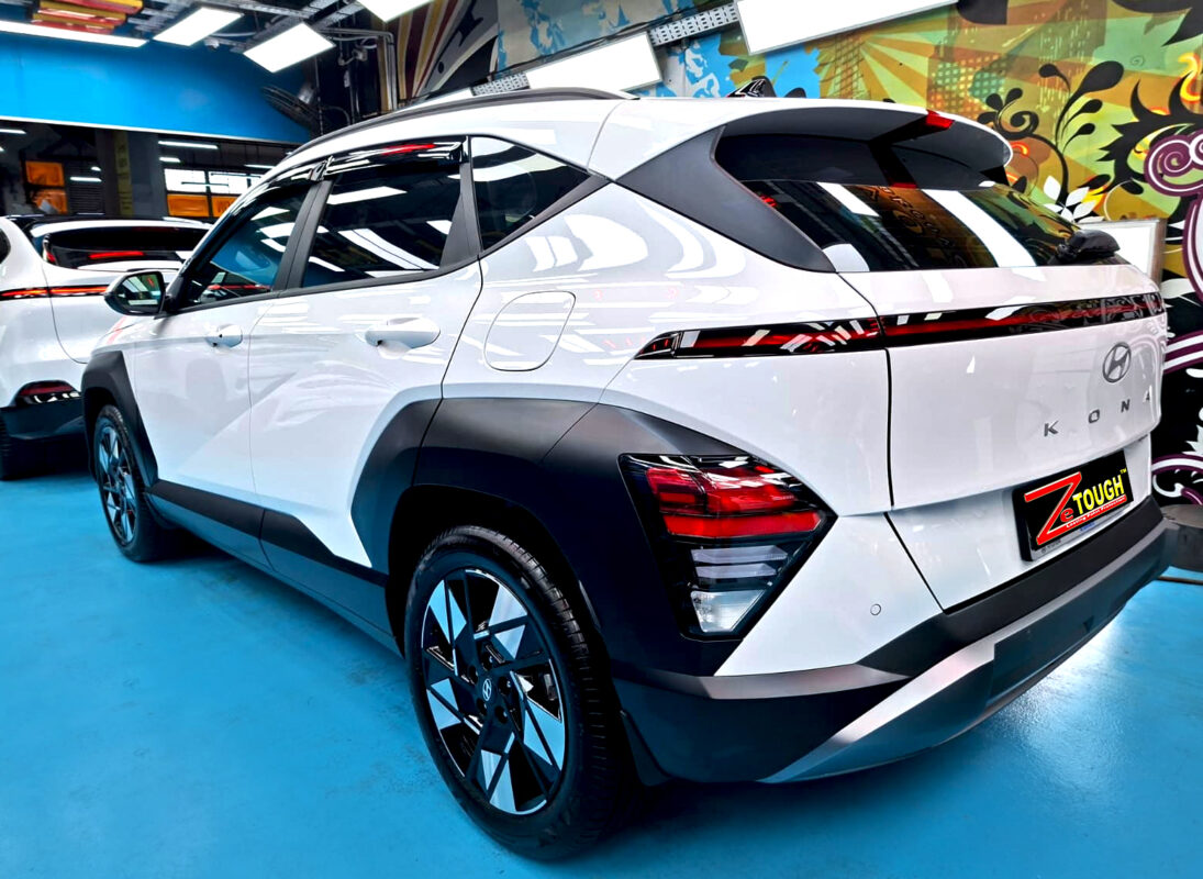 The coated paintwork of the Hyundai Kona, clean and sharp.