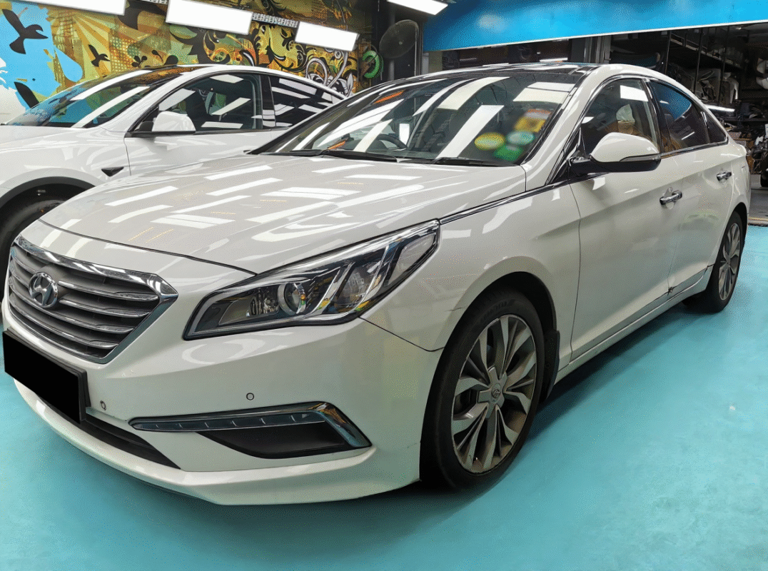 The Hyundai Sonata as it arrived at Revol Carz, before the respray.