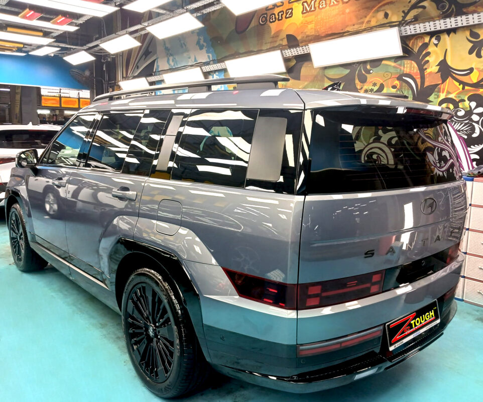 Front three-quarter view of the Hyundai Santa Fe after coating.