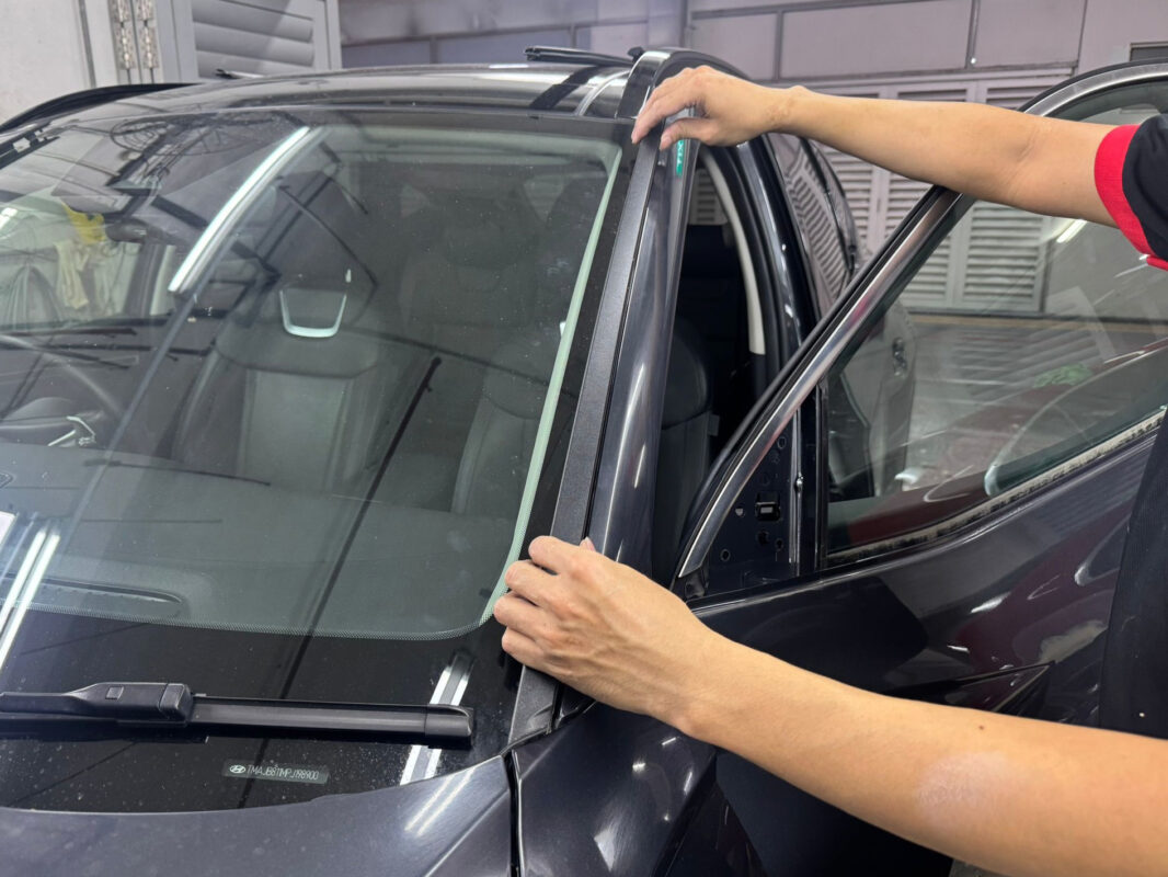 Trim and components removed from the Hyundai Tucson during strip-down.