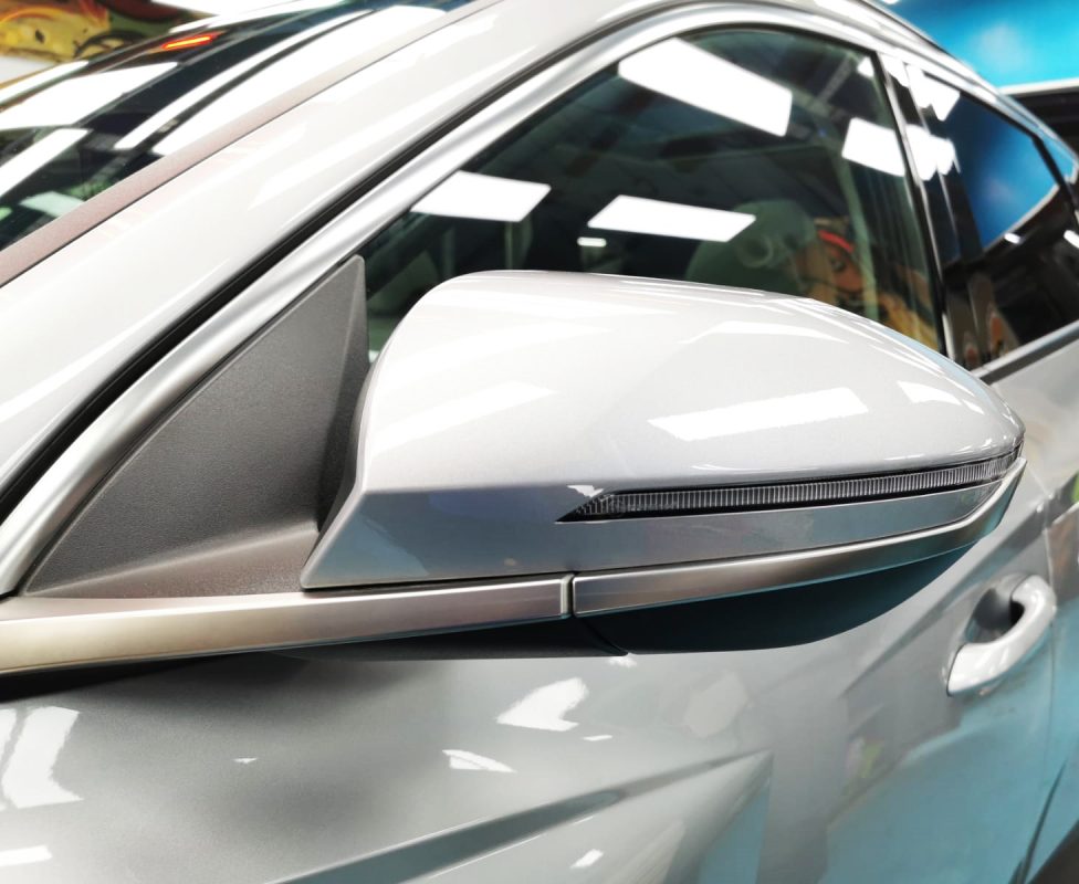 Side panel of the Hyundai NX4E Tucson with the ceramic finish locked in.