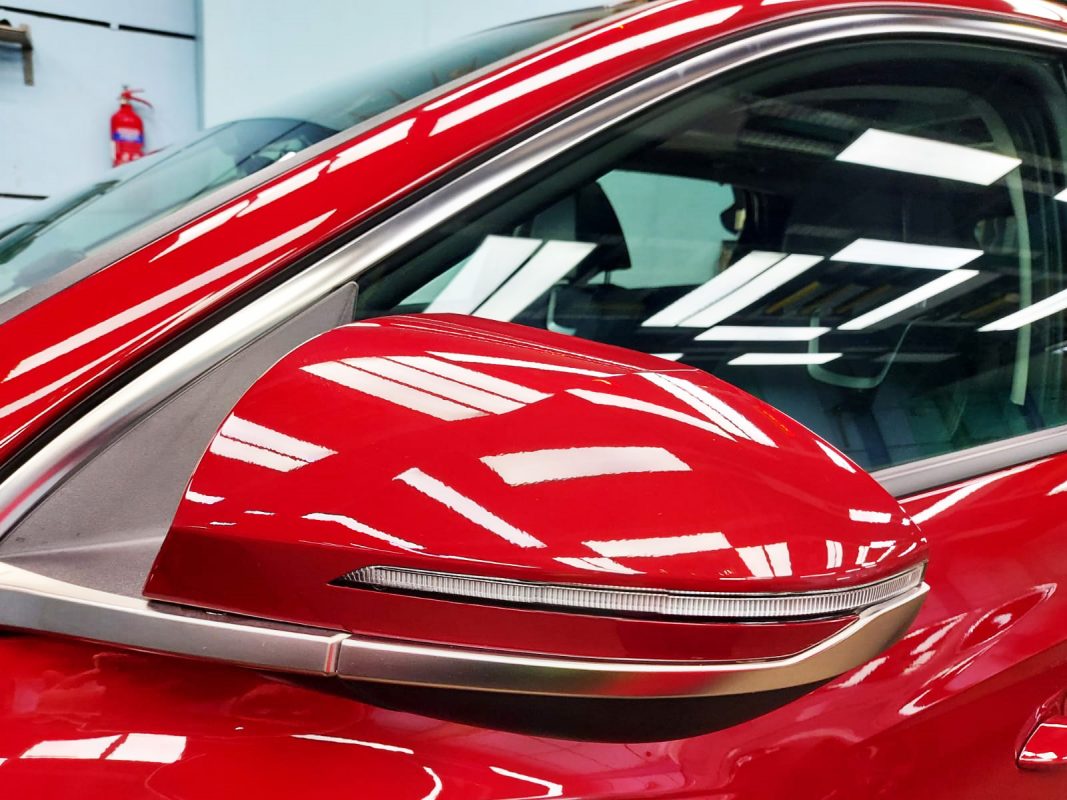 Side panel of the Hyundai NX4E Tucson with the titanium finish locked in.