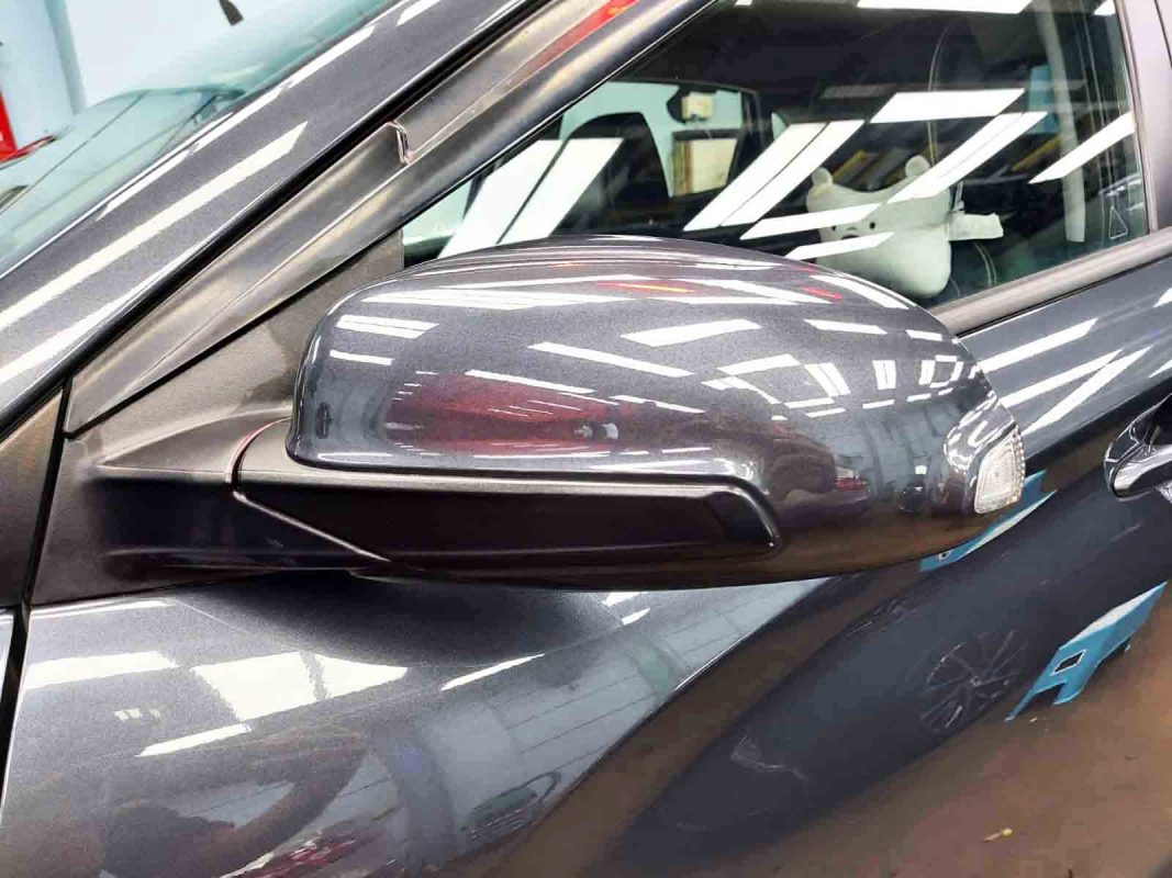 Side panel of the Hyundai OS Kona with the ceramic finish locked in.