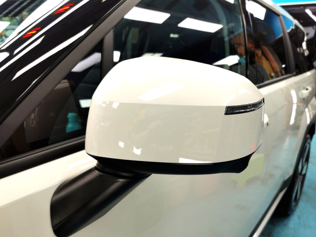 Side panel of the Hyundai Santa Fe with the ceramic finish locked in.