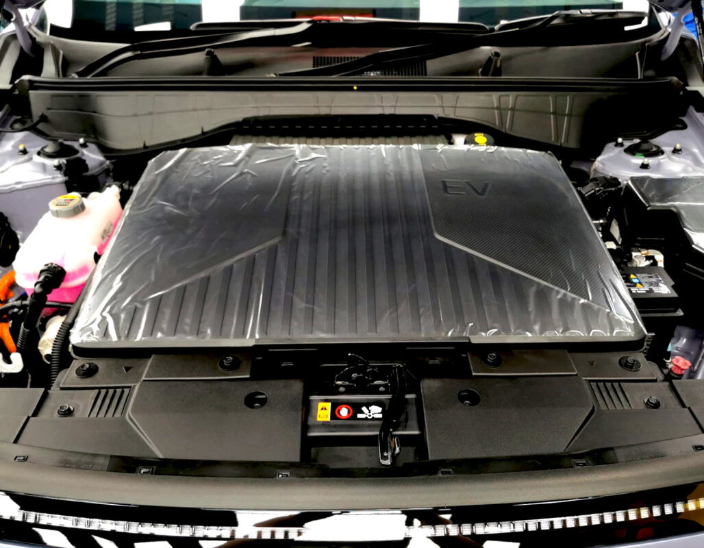 Detail of the Hyundai SX2 Kona's bodywork sealed with ZeTough Titanium.