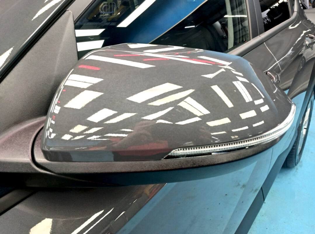 Side panel of the Hyundai Kona with the ceramic finish locked in.