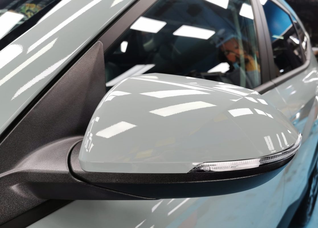 Side panel of the Hyundai Kona with the ceramic finish locked in.