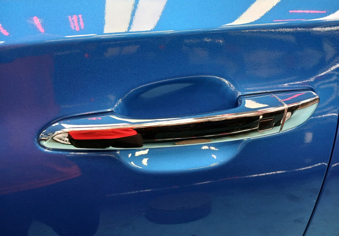 Side panel of the Tucson with the titanium finish locked in.