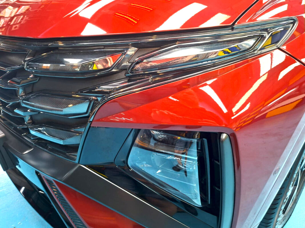 Glossy bodywork of the Hyundai Tucson after coating.