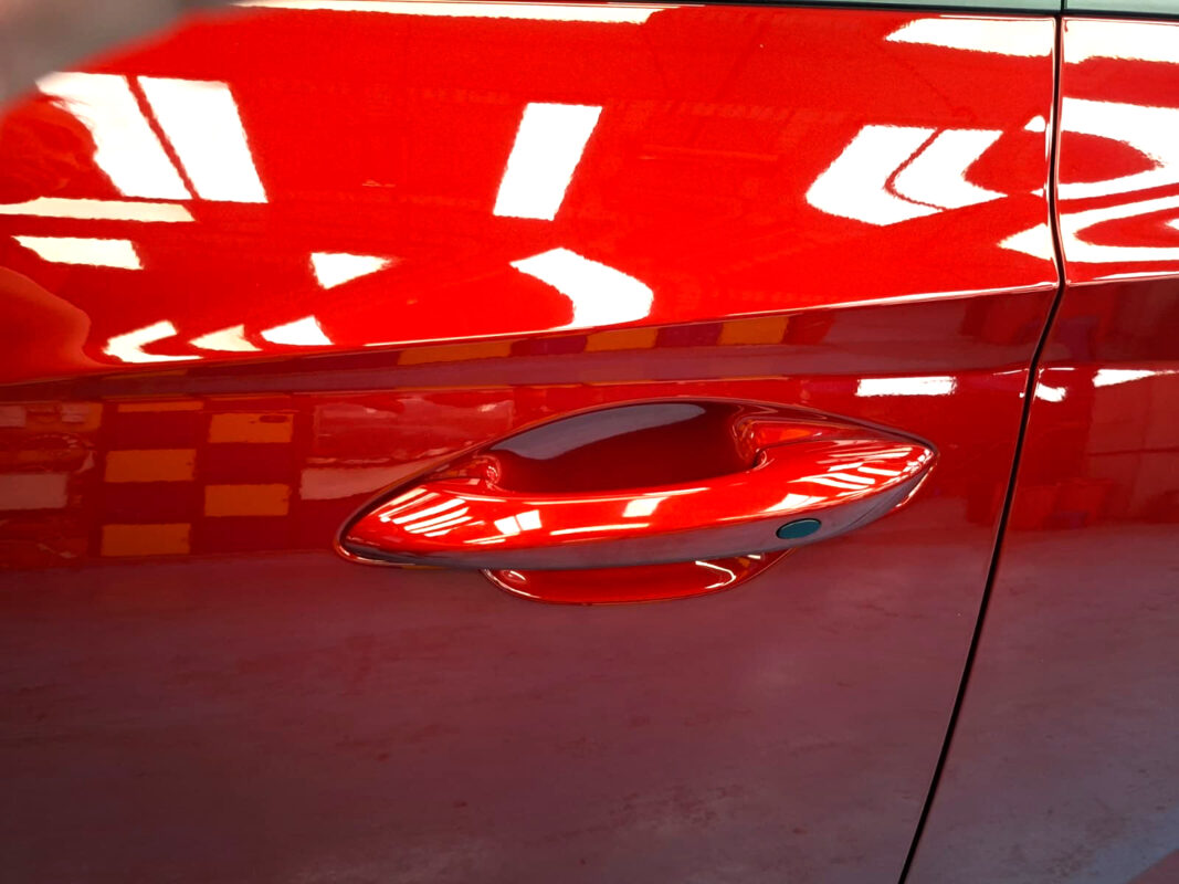 The coated paintwork of the Hyundai Tucson, clean and sharp.