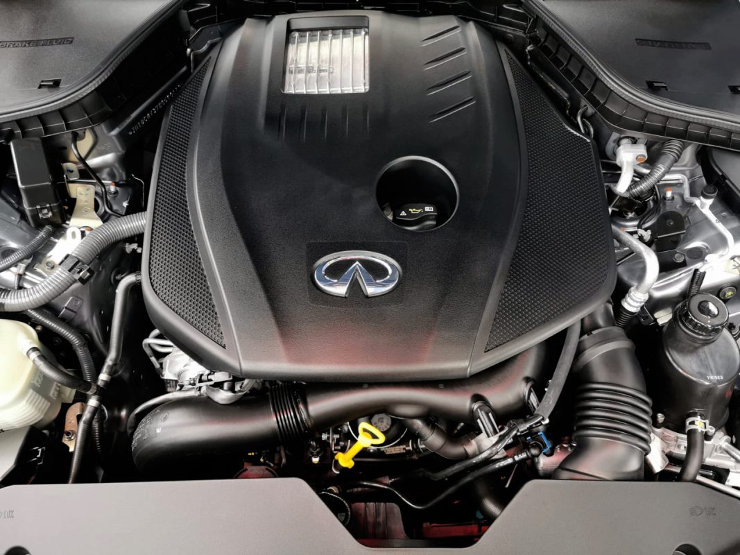 Detail of the Infiniti Q50's bodywork sealed with ZeTough Ceramic.