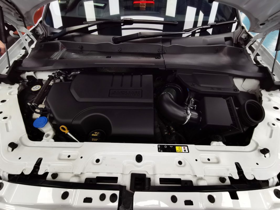 Detail of the white Jaguar E-Pace's bodywork sealed with ZeTough Ceramic.