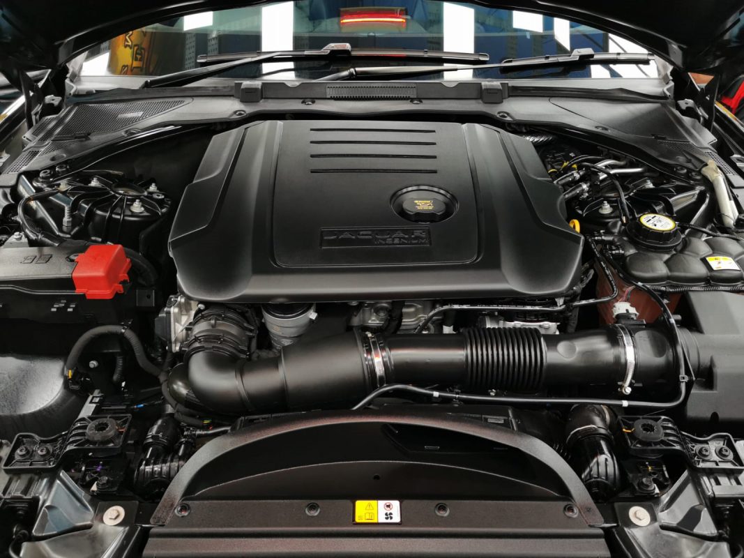 Detail of the Jaguar XE's bodywork sealed with ZeTough Ceramic.