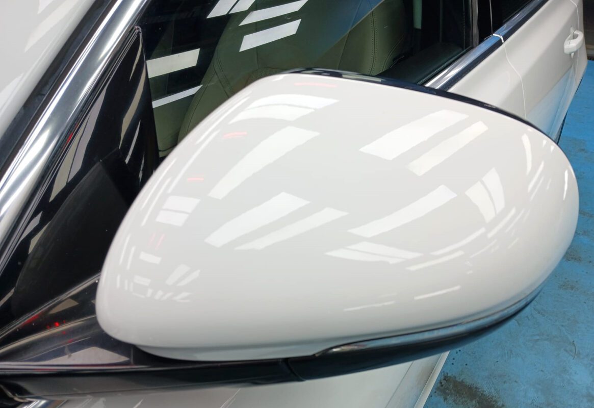 Side panel of the XF with the ceramic finish locked in.