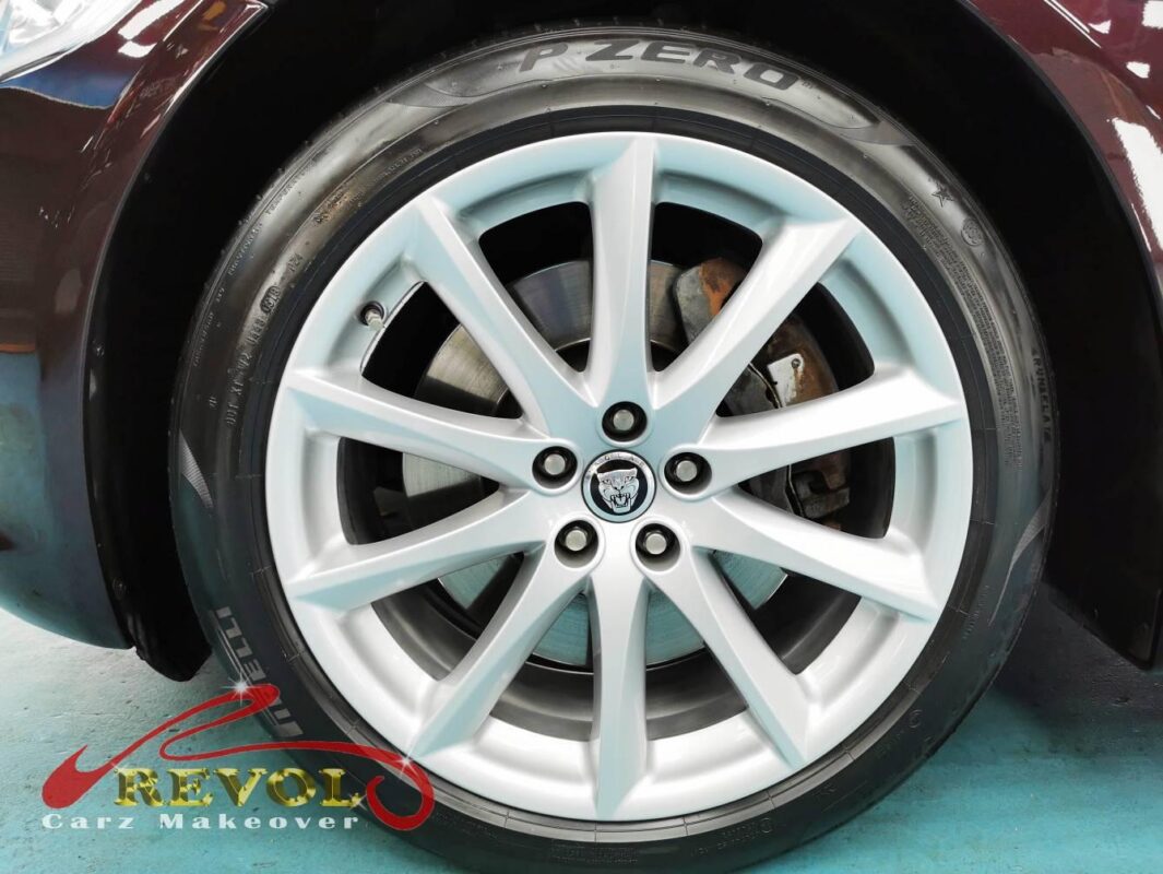 Close detail of the coated paintwork on the Jaguar XJL.