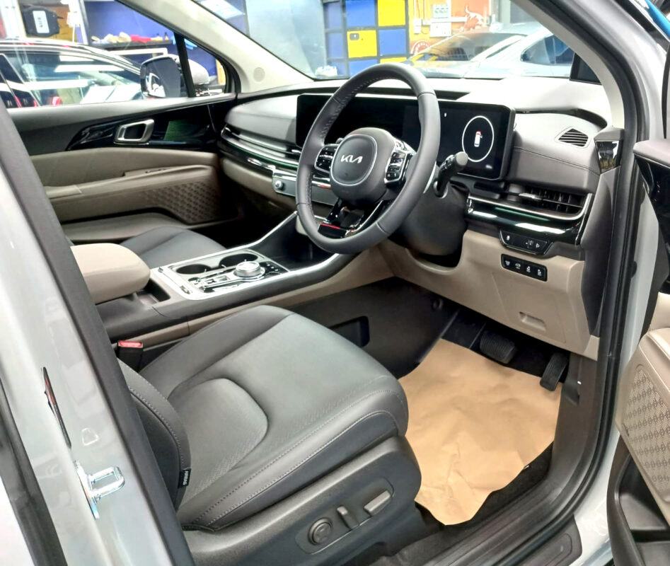 The Kia Carnival's protected, high-gloss finish.