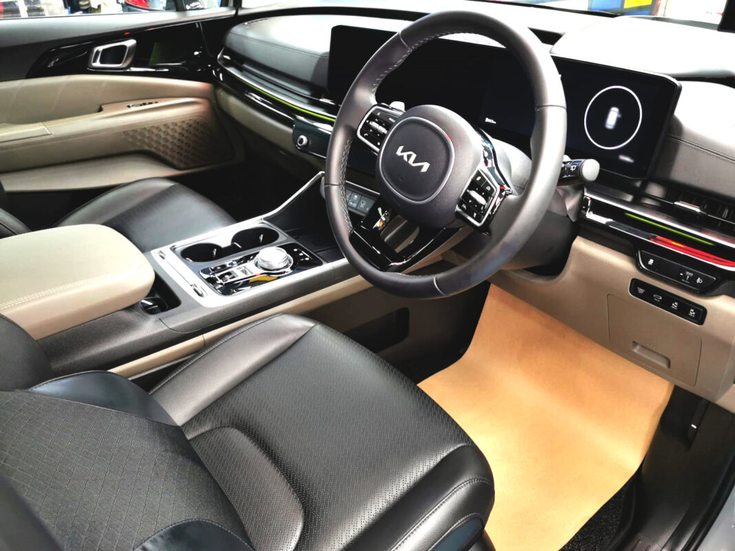 The Kia Carnival's protected, high-gloss finish.