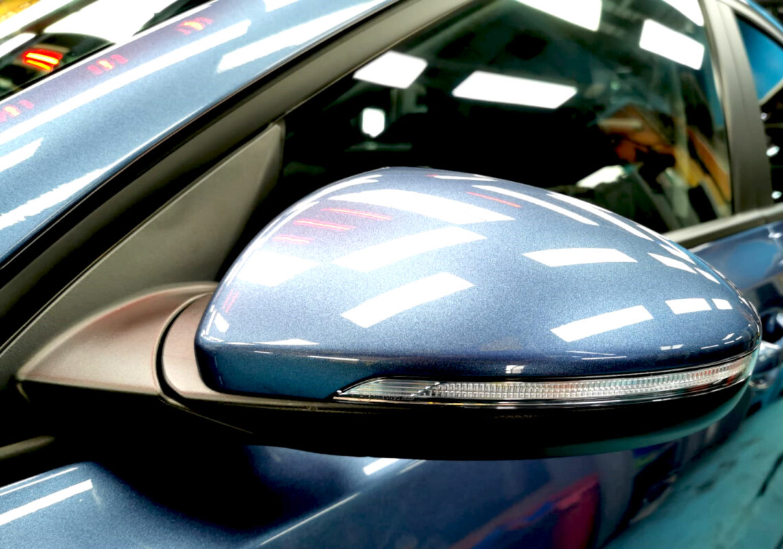 Side panel of the Cerato with the ceramic finish locked in.