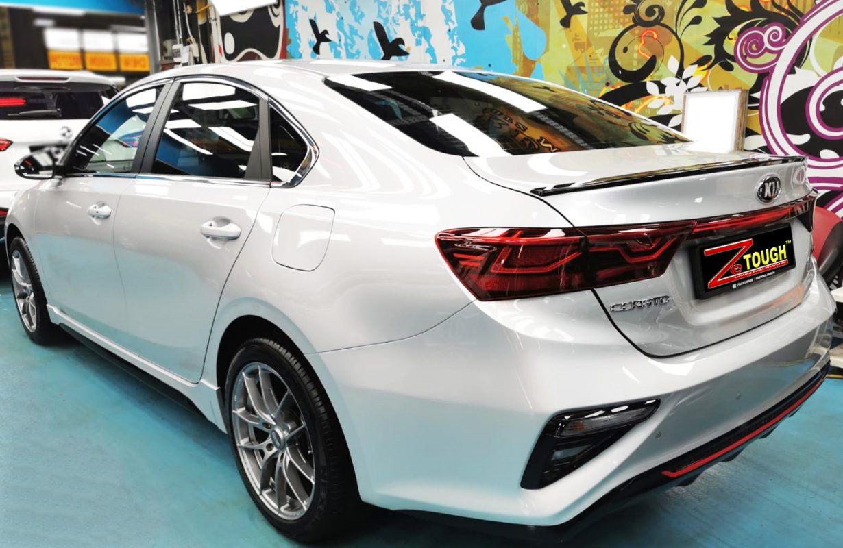 Close detail of the coated paintwork on the Kia Cerato.