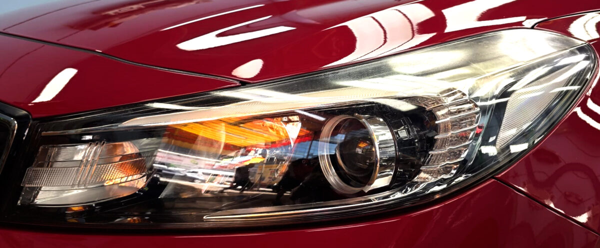The Forte K3's coated paintwork holding clean reflections.